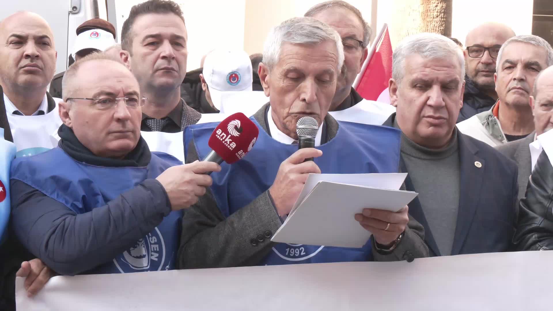 Türkiye Kamu-Sen  İzmir İl Temsilciliği'nden 'maaş zammı' protestosu