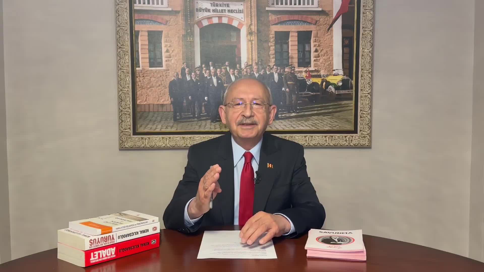 Kemal Kılıçdaroğlu: Hiçbir Cumhuriyet Halk Partilinin umutsuzluğa kapılma ve karanlığa teslim olma hakkı yoktur