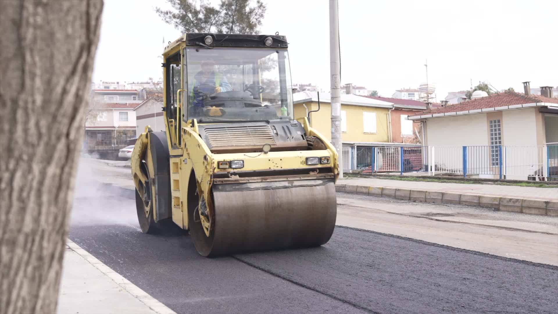 İzmir’de 2025 yılı asfalt seferberliğiyle başladı: Hedef 1 milyon ton asfalt