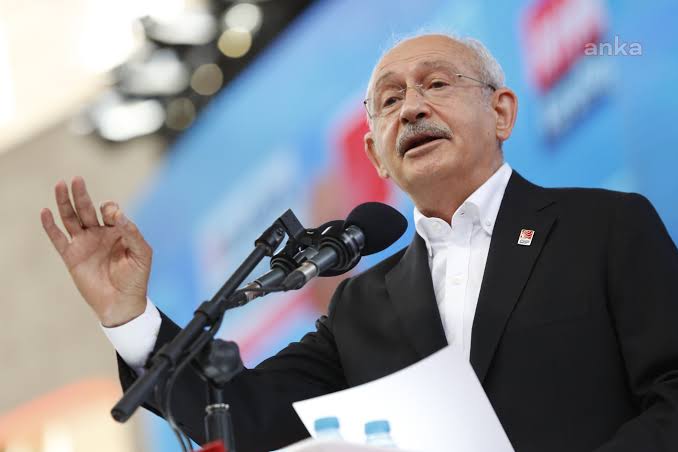 Kemal Kılıçdaroğlu'nun "suçu ve suçluyu övme" suçundan yargılandığı dava ertelendi