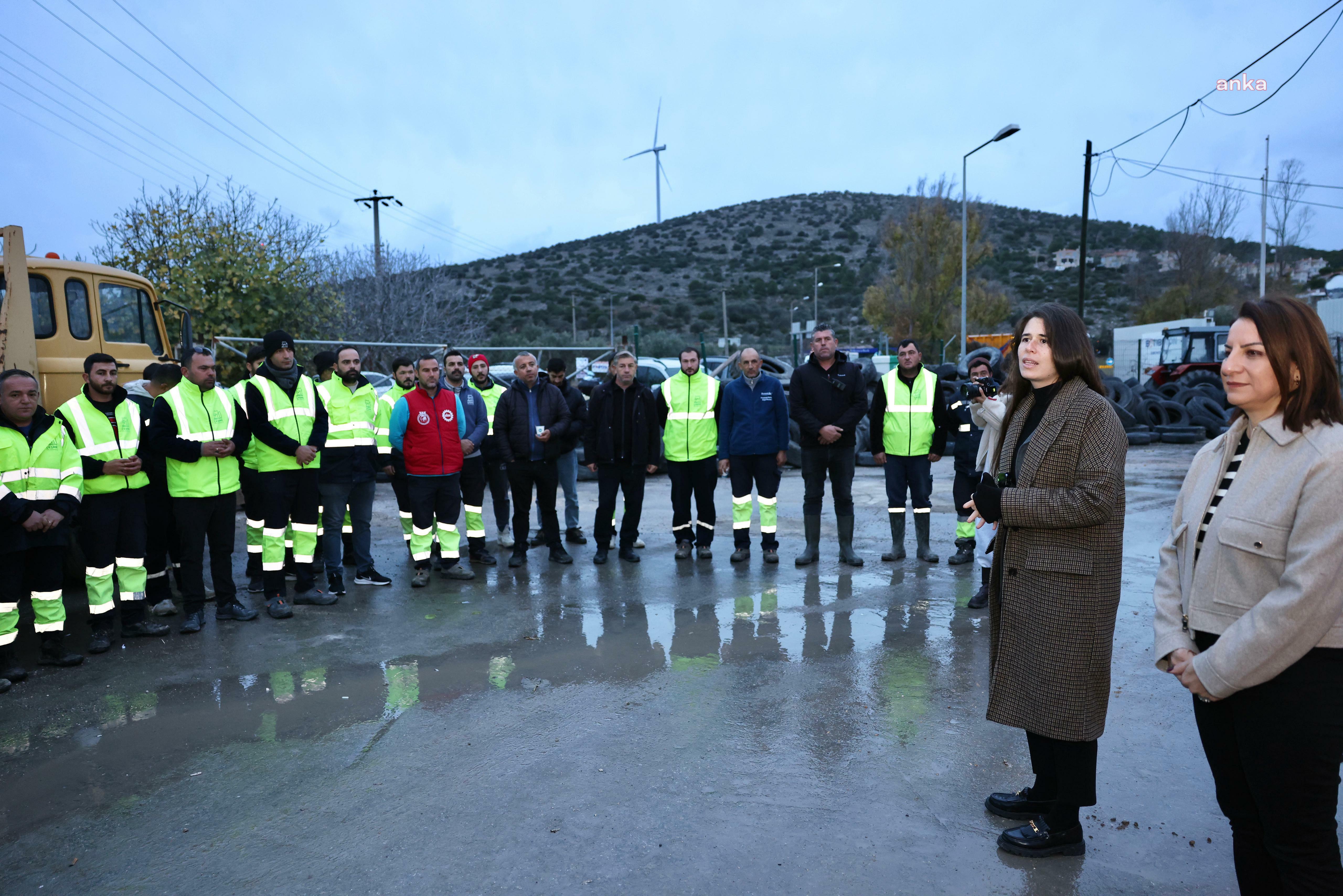 Çeşme Belediye Başkanı Denizli, belediye personelinin yeni yılını kutladı