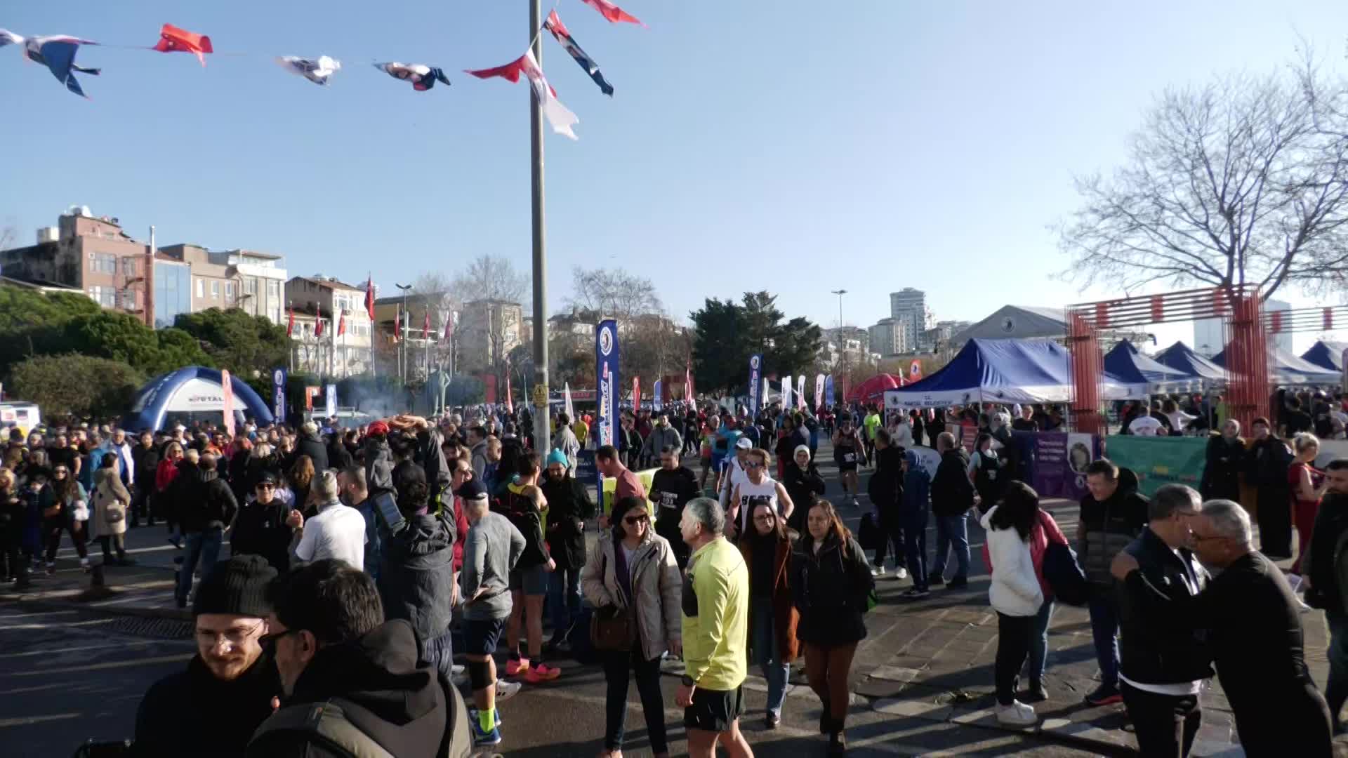 Kartal’da yüzlerce sporcu Uğur Mumcu anısına koştu