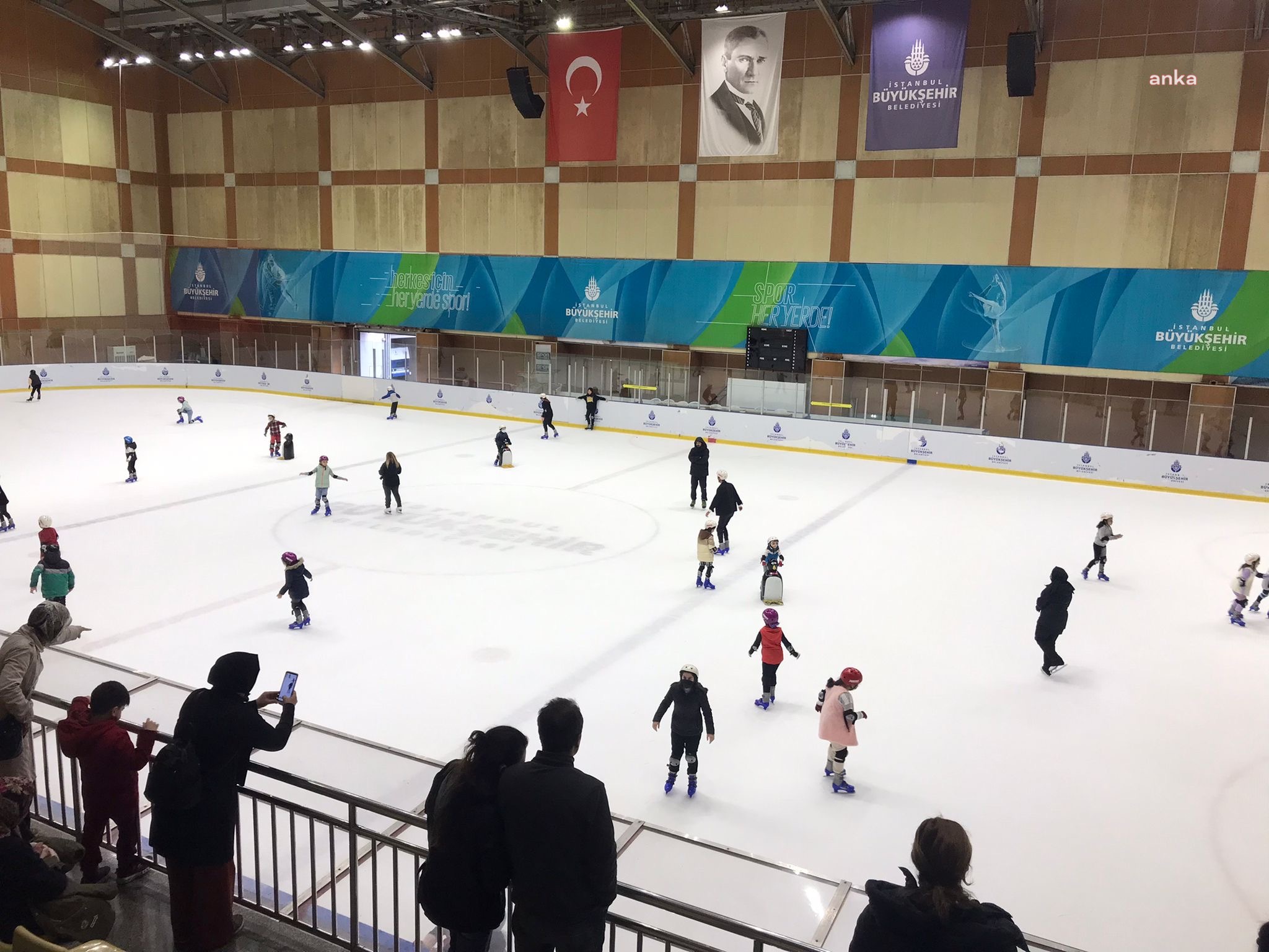 Spor İstanbul'un 'Karneni Getir' etkinliğinde 8 bin çocuk hem eğlendi hem spor yaptı 