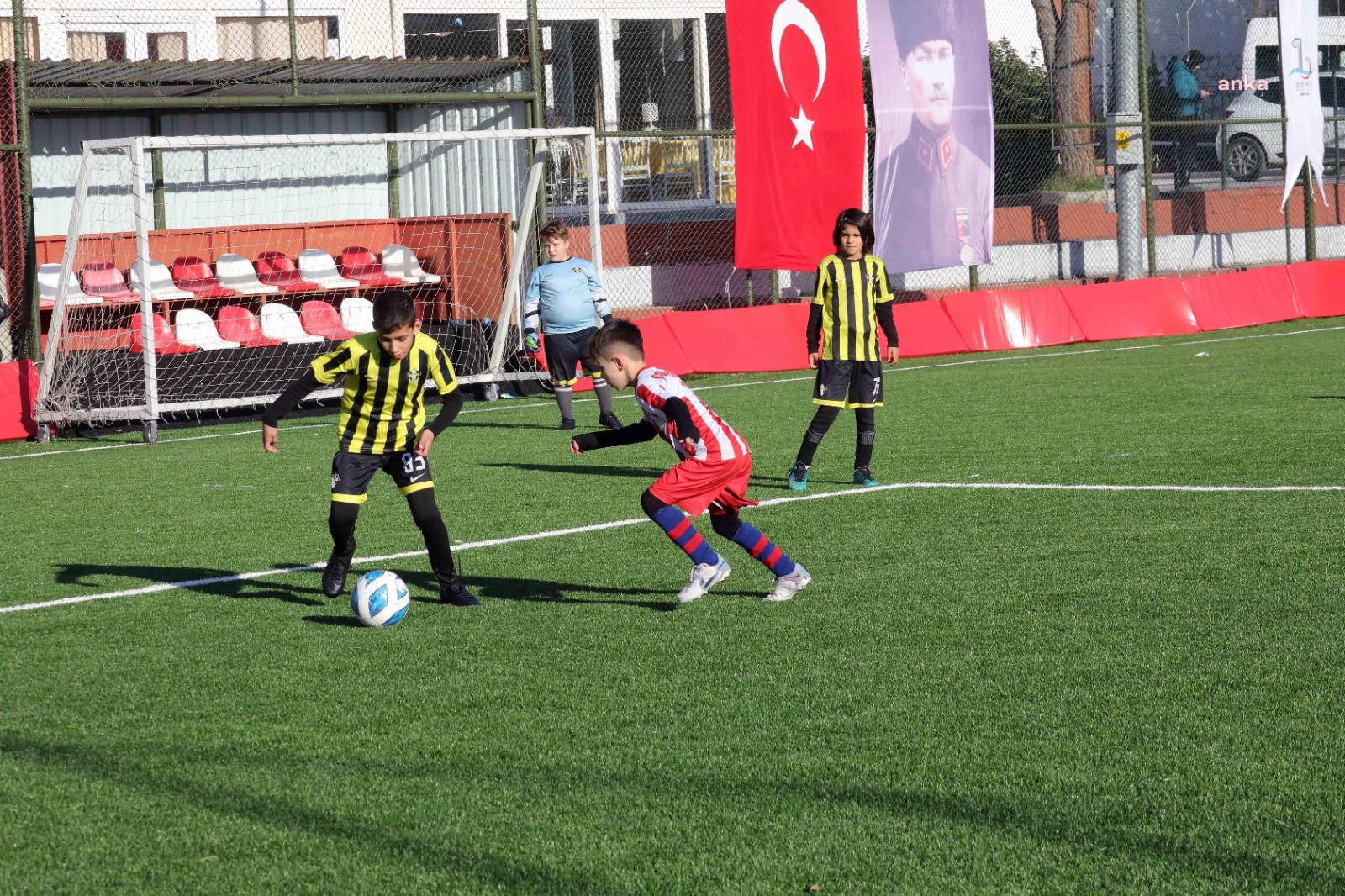 Bayraklı’da U-10 Cup Futbol Turnuvası başladı