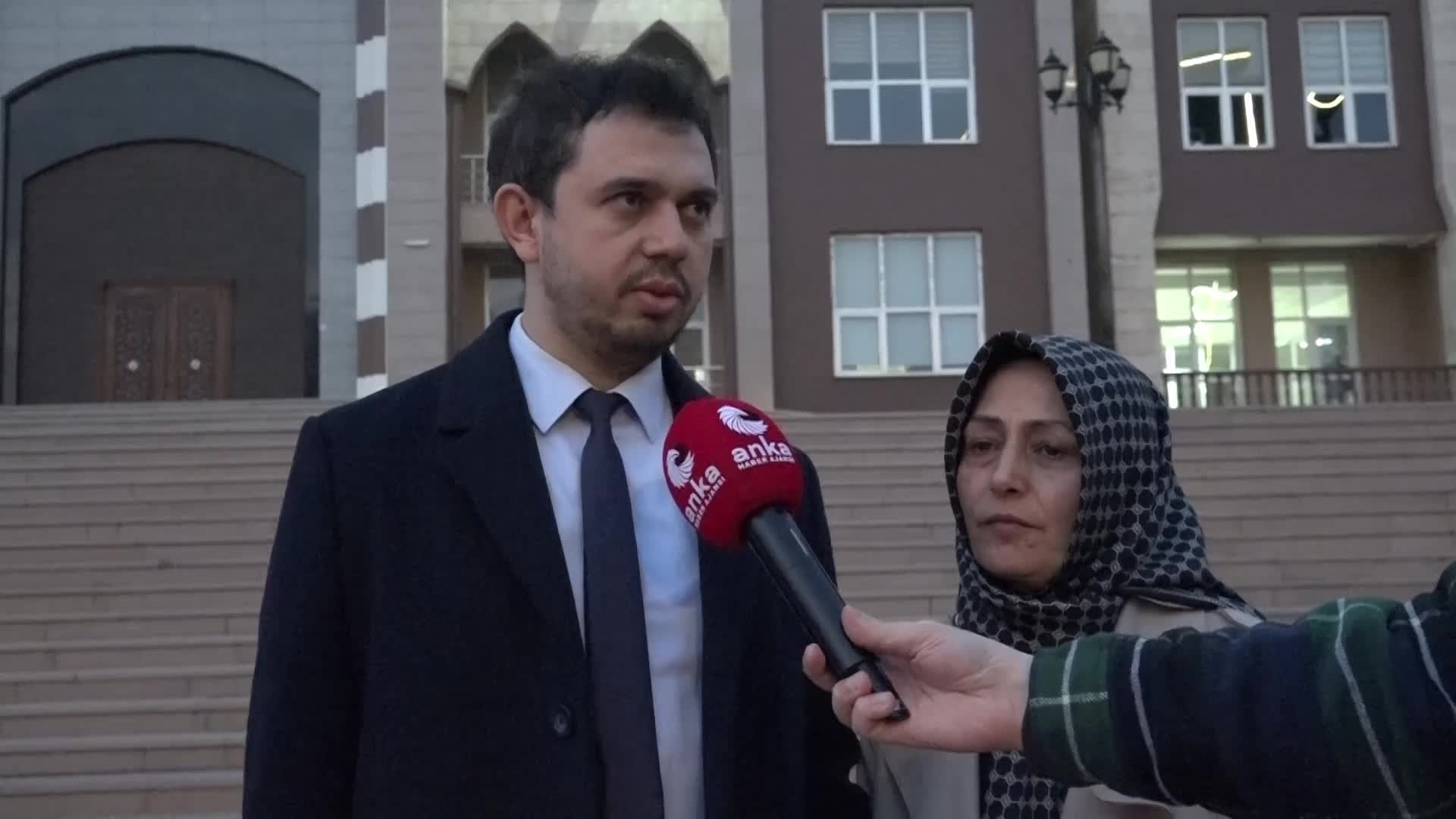 Depremde yıkılan Ezgi Apartmanı davasında kamu görevlileri hakim karşısına çıktı... 3 çocuğunu kaybeden Nurgül Göksu: "Sanıklar üç maymunu oynadı"